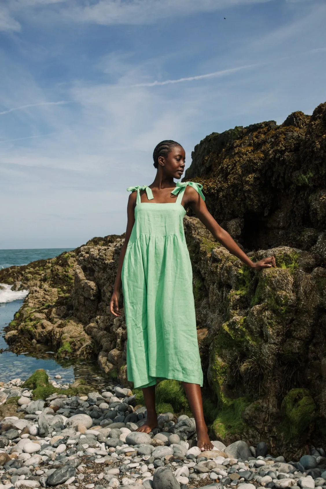 Aerwyna-May Linen Dress in Apple