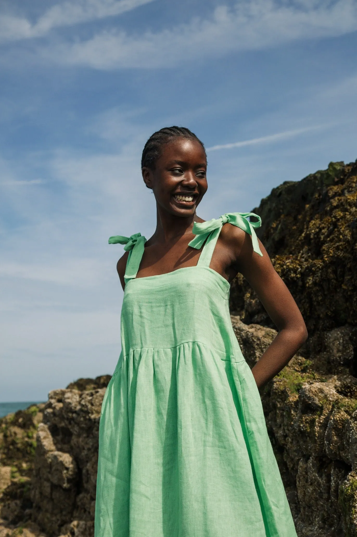 Aerwyna-May Linen Dress in Apple