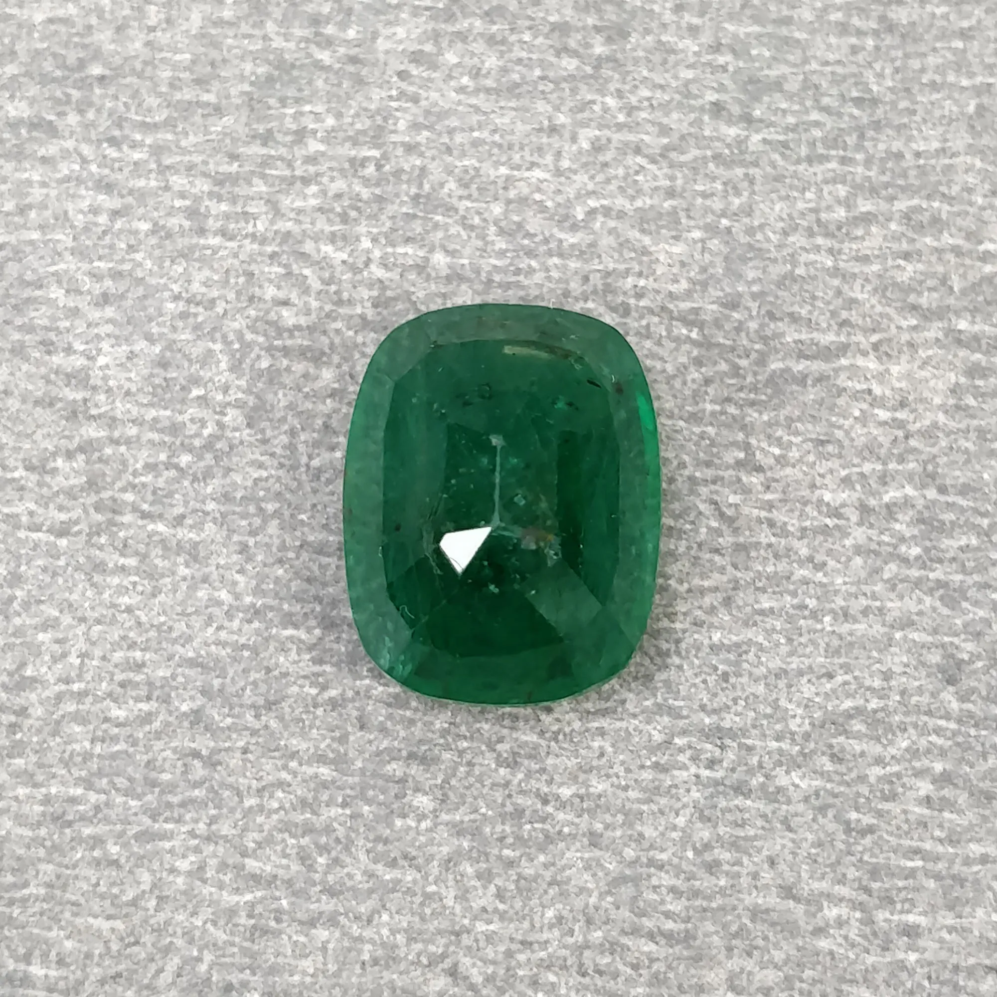 Emerald Gemstone Normal Cut : 4.45cts Natural Untreated Unheated Green Emerald Cushion Shape 11*9mm