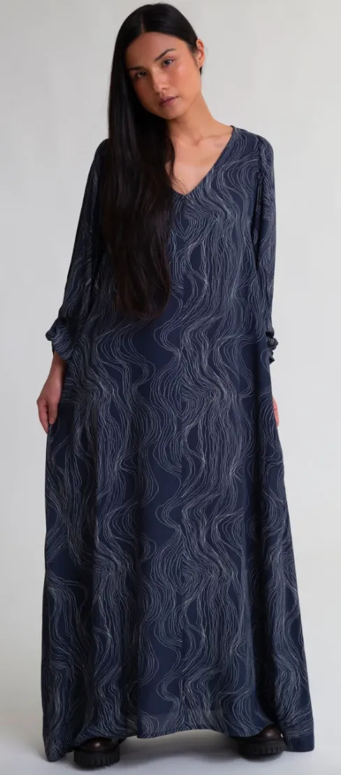 Gisela Ecovero Dress In Navy Wave Print